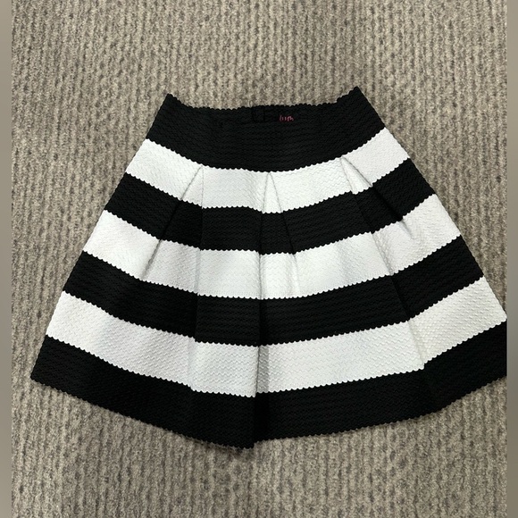 Blush Dresses & Skirts - Women’s Blush brand black & white horizontal striped A-line skirt